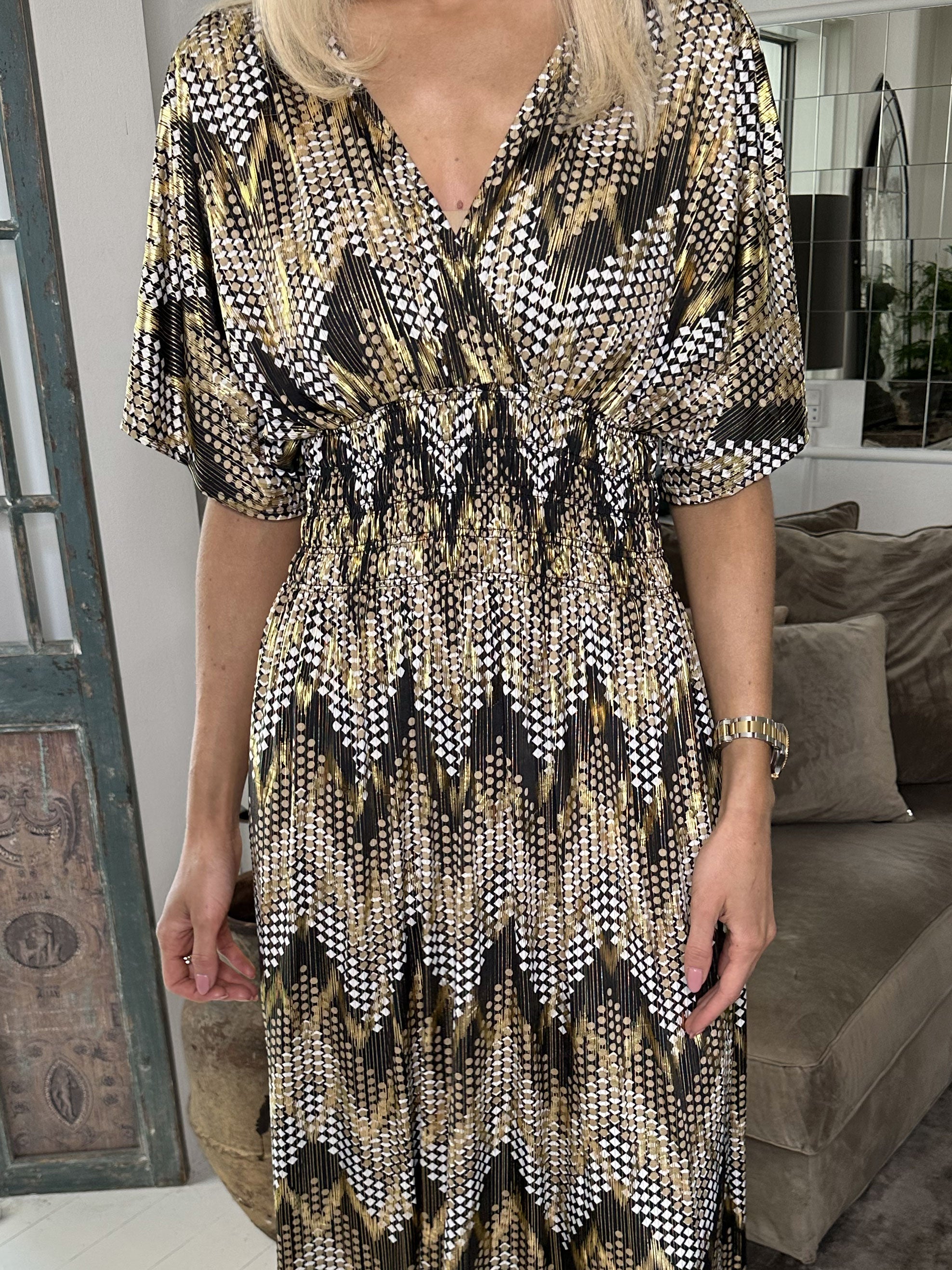 Pams pattern - Lang elastisk kjole i krølfrit stof